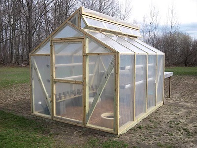 DIY Greenhouses – DIY Garden, Crafts and More